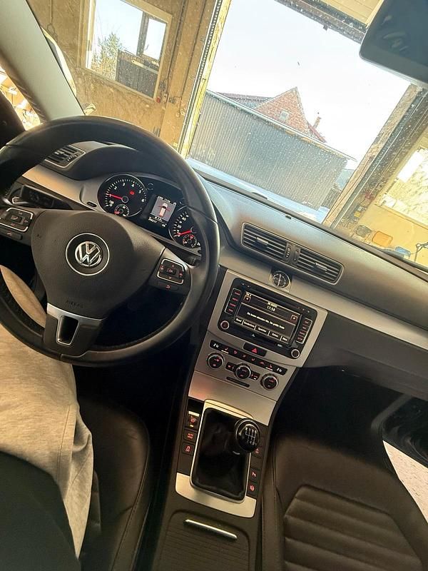 Gebraucht VW Passat Highline 160 PS (117 kW) 2013 Schwarz Kombi