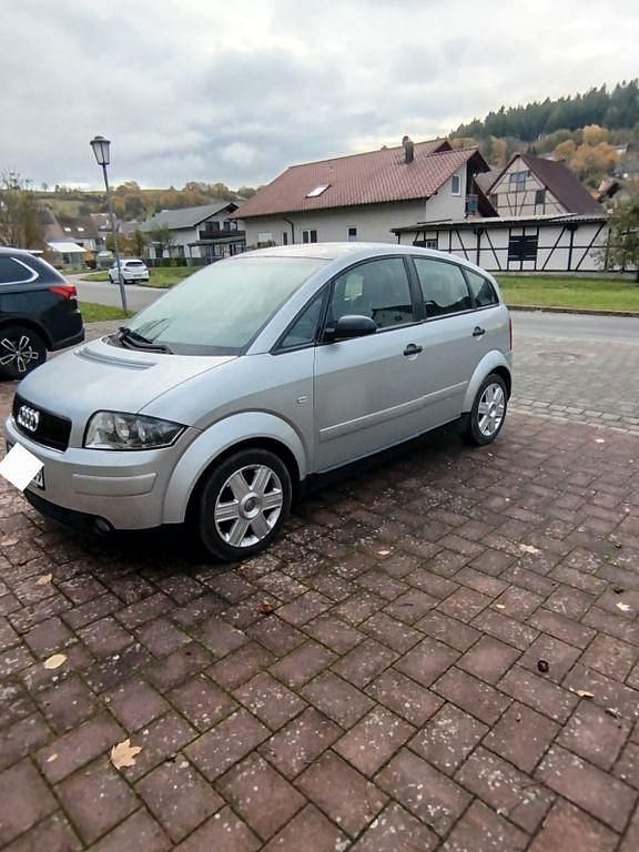 Grau Gebraucht 2000 Audi A2 Kleinwagen | 1.499 € (Fairer Preis) - Bild 1/4