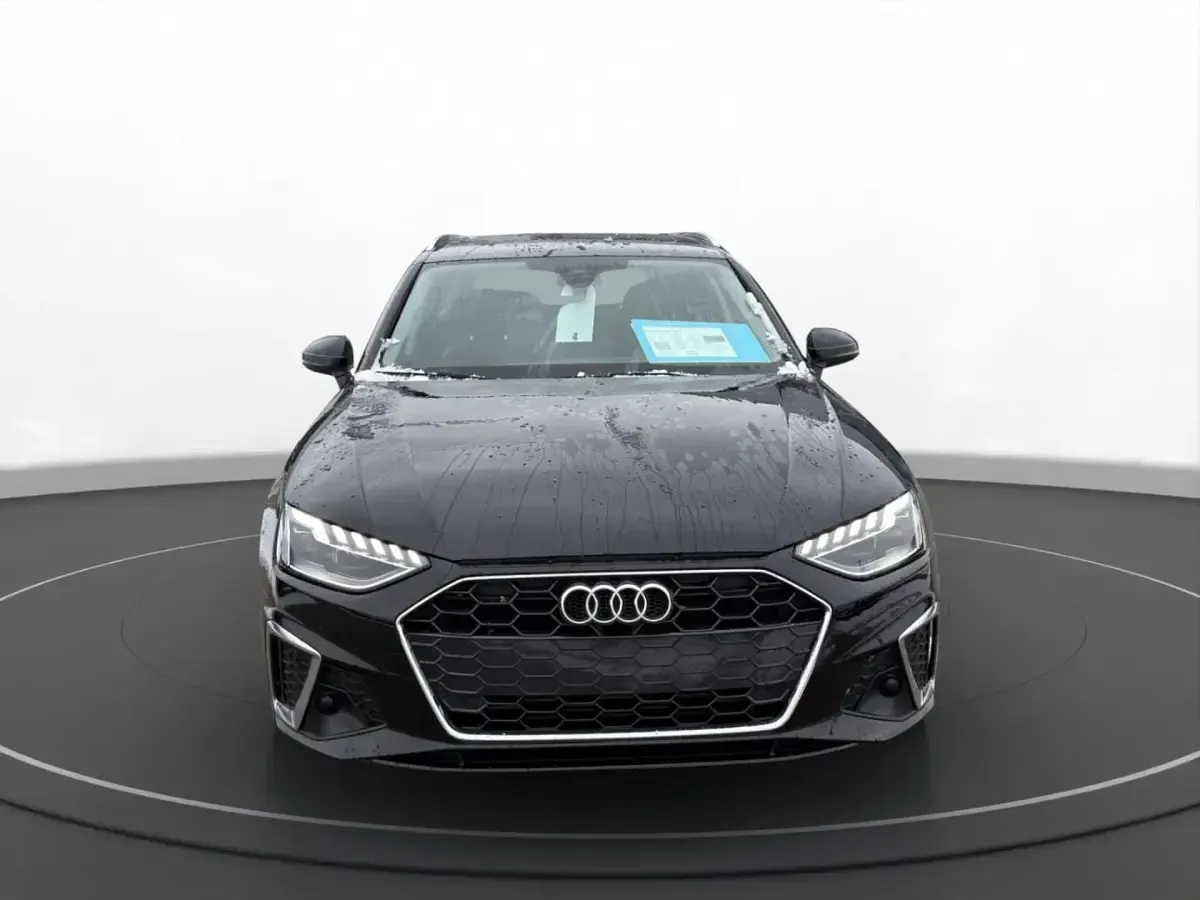 Używany Audi A4 S-Line 204 KM (150 kW) 2023 Czarny Kombi