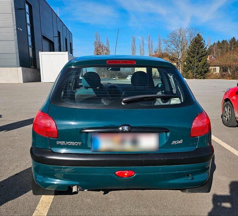 Gebraucht Peugeot 206 69 PS (50 kW) 2001 Grün Kleinwagen