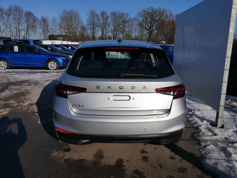 Neu Skoda Fabia Selection 2026 Brillantsilber metallic