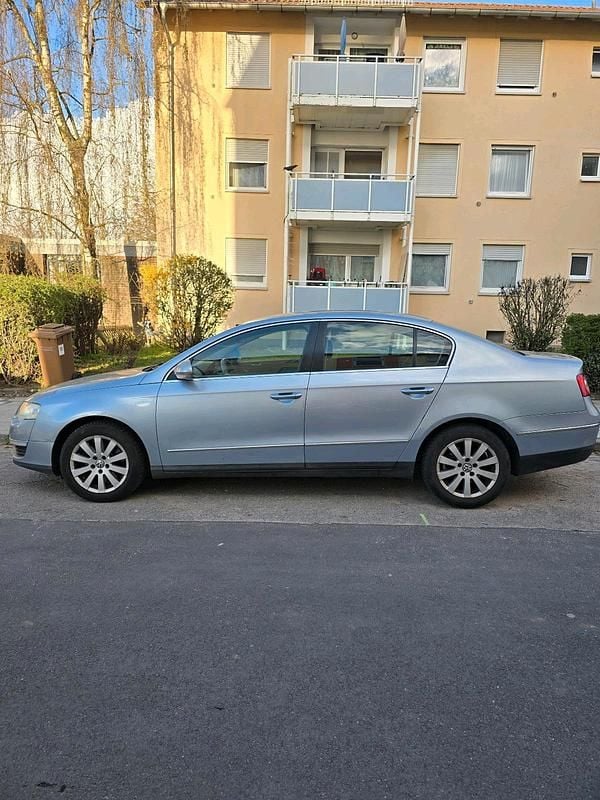 Gebraucht VW Passat 105 PS (77 kW) 2005 Blau Limousine