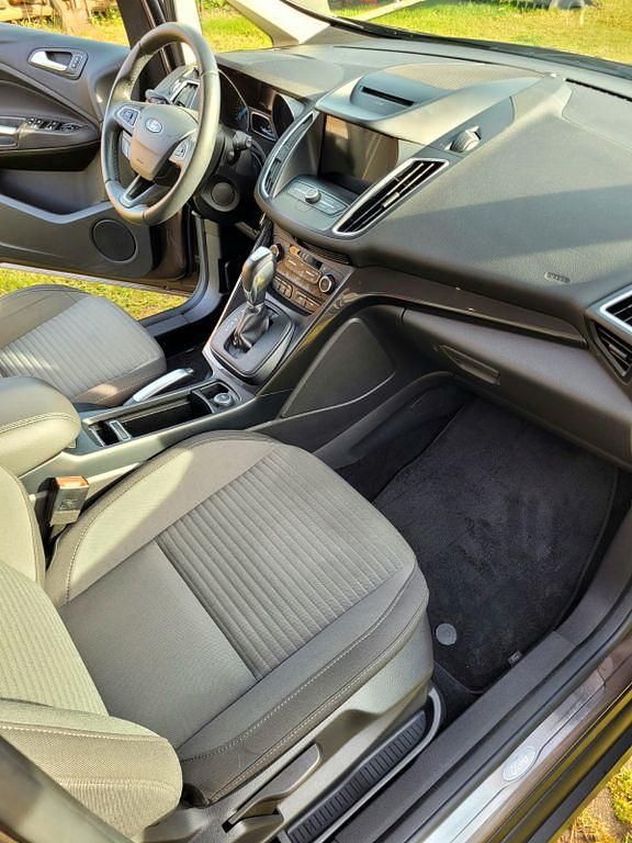 Gebraucht Ford C-MAX Titanium 150 PS (110 kW) 2018 Braun Van / Kleinbus