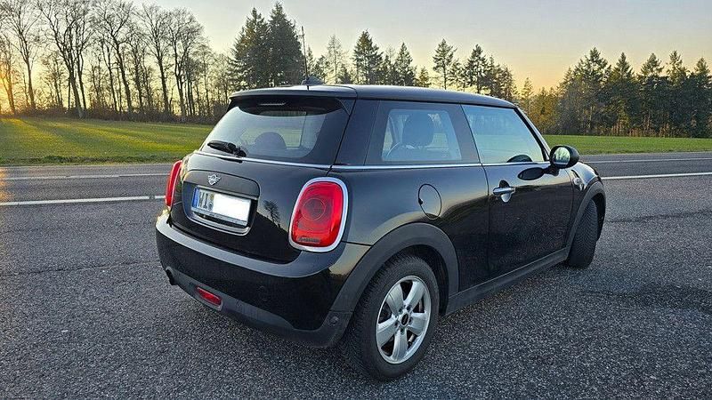 Gebraucht Mini ONE 102 PS (75 kW) 2018 Schwarz Kleinwagen
