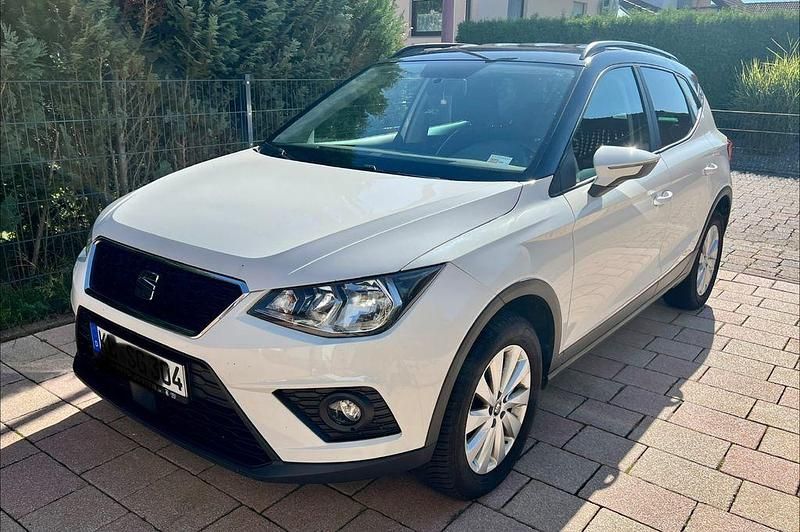 Weiß Gebraucht 2018 Seat Arona Style SUV | 10.450 € (Fairer Preis) - Bild 1/4