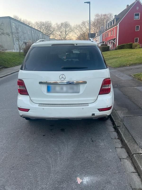 Second-hand Mercedes ML320 2008 Alb SUV
