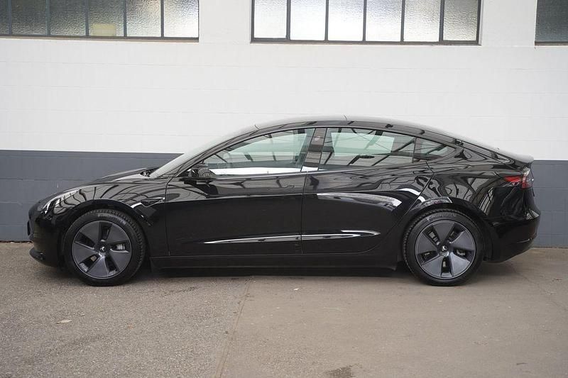 Gebraucht Tesla Model 3 Standard Range 208 kW (283 PS) 2022 Schwarz Limousine