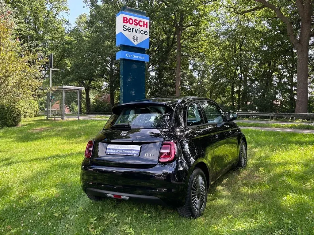 Gebraucht Fiat 500e Action 42 kW (58 PS) 2022 Schwarz Kleinwagen