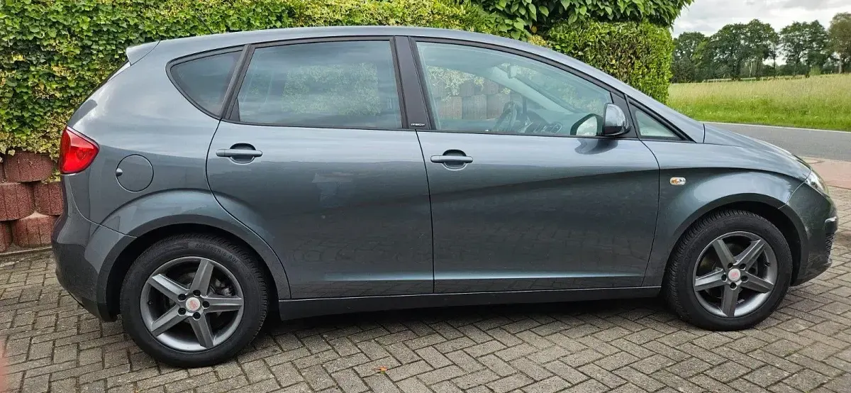 Gebraucht Seat Altea 105 PS (77 kW) 2014 Grau Van / Kleinbus