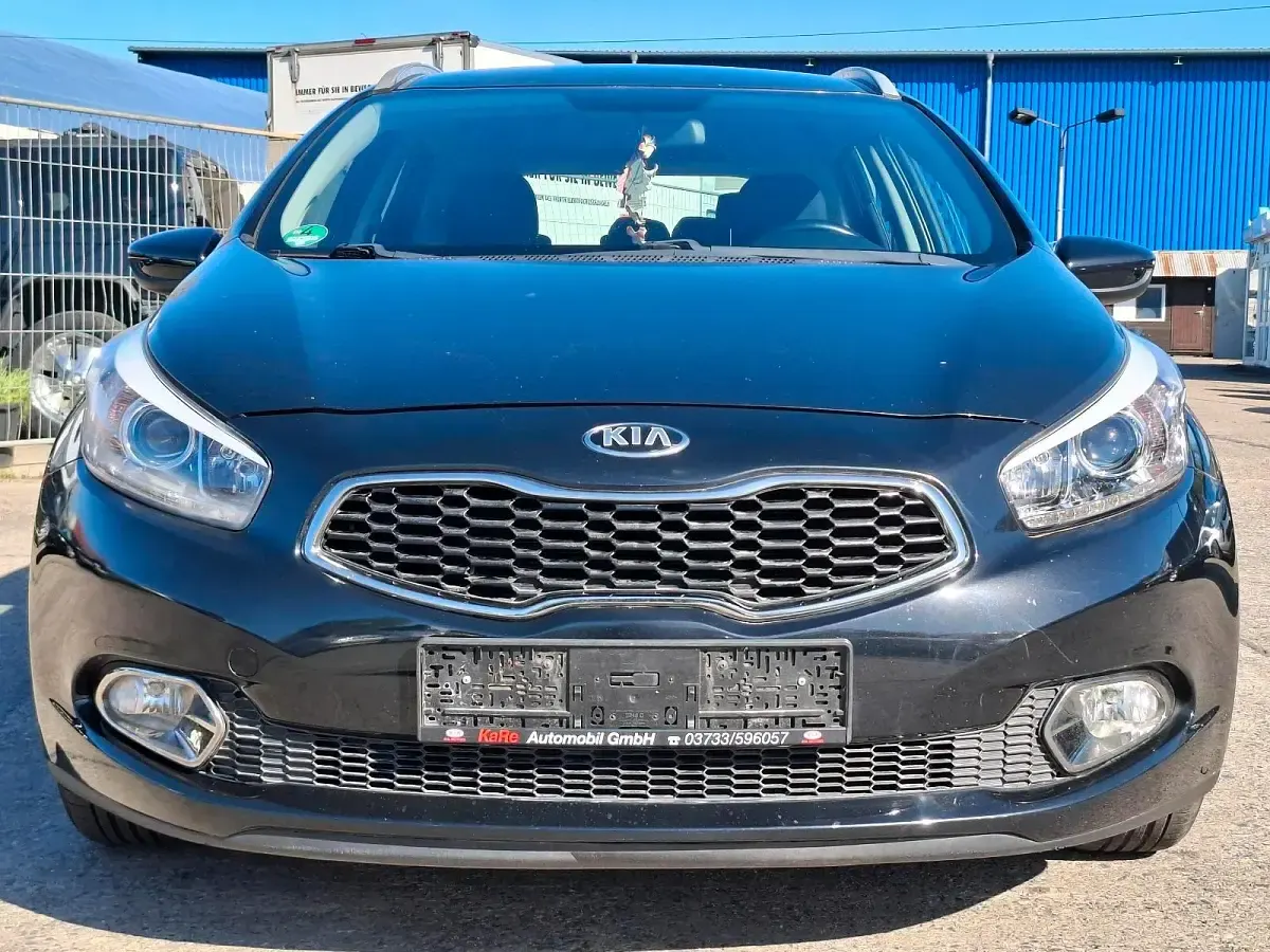 Gebraucht Kia Ceed Sportswagon Edition 7 135 PS (99 kW) 2015 (1k) black pearl Kombi