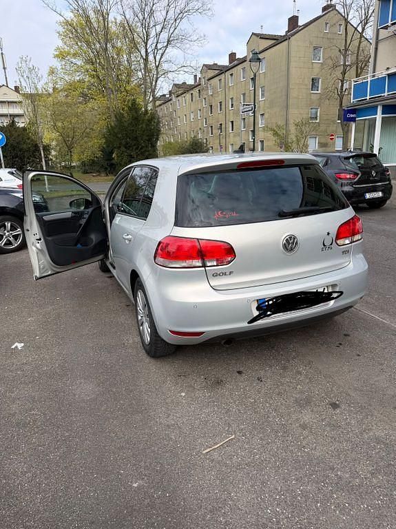 Gebraucht VW Golf VI Match 105 PS (77 kW) 2011 Silber Kleinwagen
