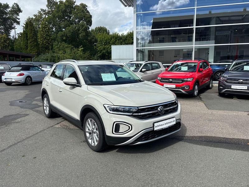 Grau Gebraucht 2024 VW T-Roc Style SUV | 29.480 € (Fairer Preis) - Bild 1/4