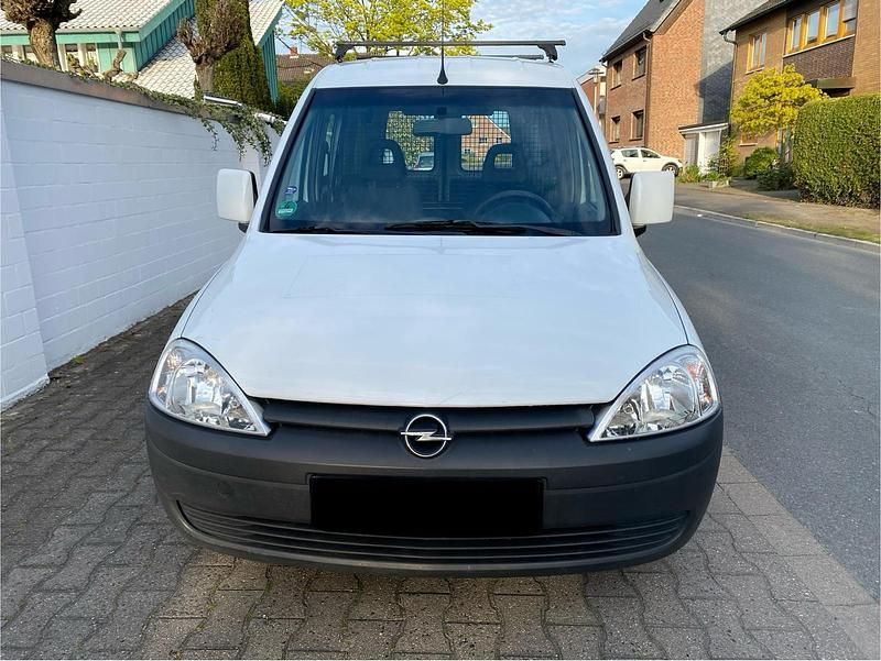 Usata Opel Combo 2011 Bianco Monovolume