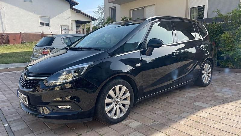 Schwarz Gebraucht 2017 Opel Zafira Van / Kleinbus | 14.400 € - Bild 1/4