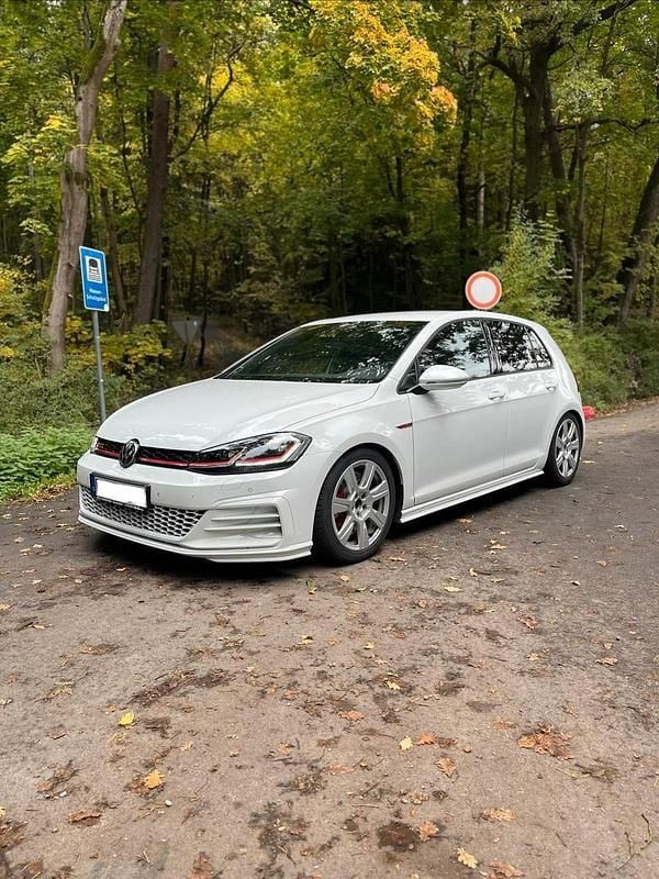 Weiß Gebraucht 2019 VW Golf VII GTI Kleinwagen | 21.500 € (Guter Preis) - Bild 1/4