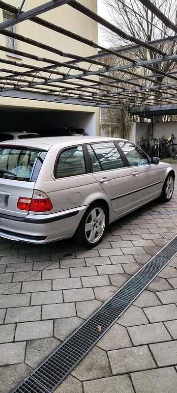 Gebraucht BMW 320 170 PS (125 kW) 2001 Silber Kombi
