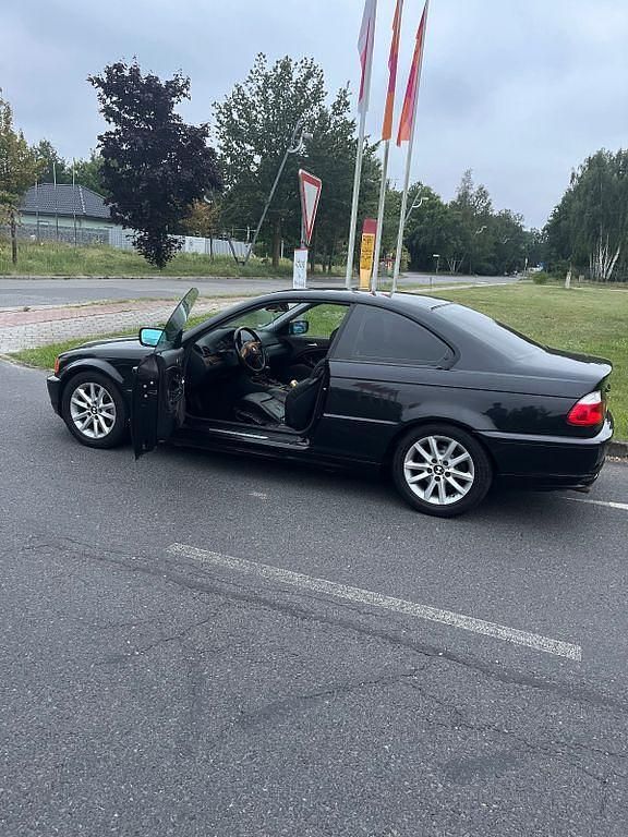 Gebraucht BMW 318 143 PS (105 kW) 2001 Schwarz Coupé