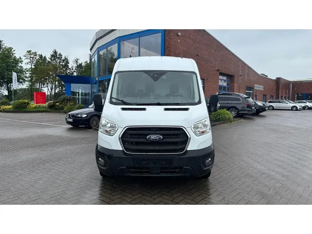 Gebraucht Ford Transit Trend 131 PS (96 kW) 2021 Weiß Limousine