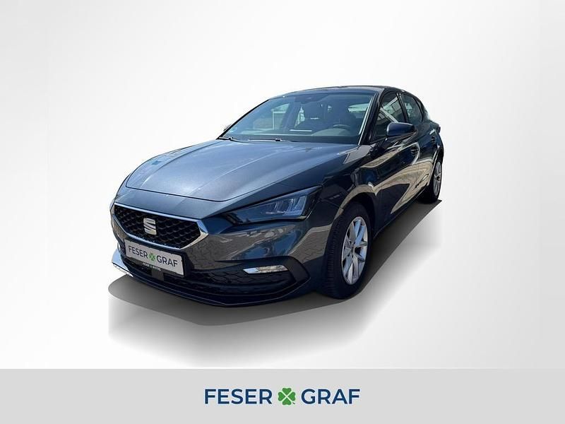 Magnetic grau metallic Gebraucht 2024 Seat Leon Style Limousine | 27.960 € (Fairer Preis) - Bild 1/4