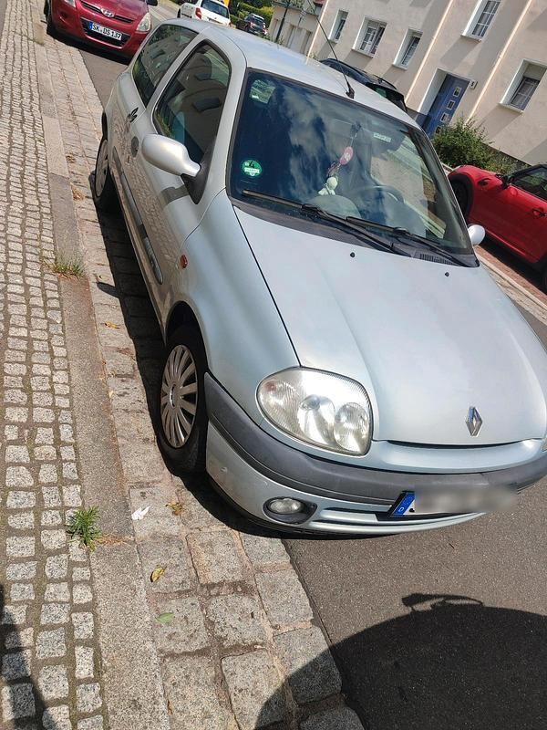 Gebraucht 2000 Renault Clio II Kleinwagen | 1.100 € - Bild 1/4