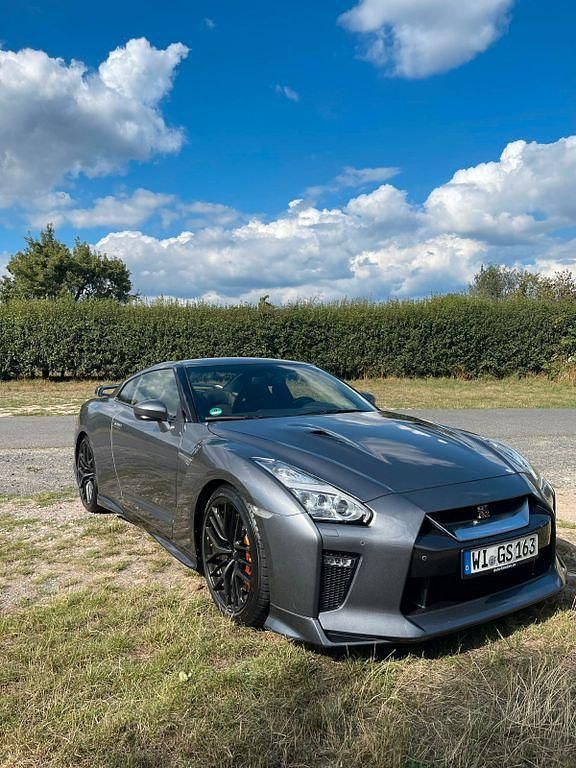 Grau Gebraucht 2018 Nissan GT-R Prestige Coupé | 119.200 € (Superpreis) - Bild 1/4