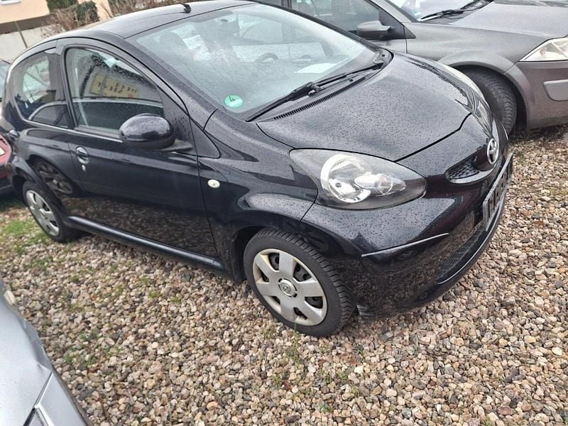 Gebraucht Toyota Aygo 68 PS (50 kW) 2009 Schwarz Kleinwagen