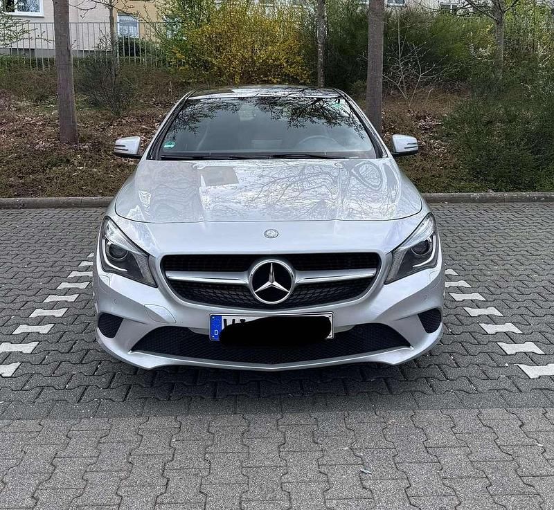 Gebraucht Mercedes CLA200 156 PS (114 kW) 2015 Grau Limousine
