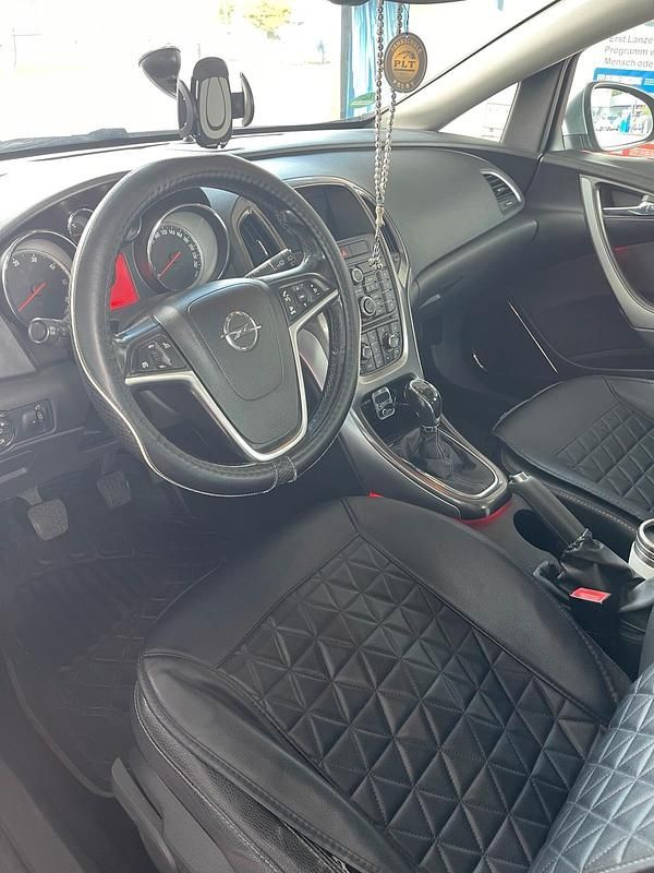 Gebraucht Opel Astra 110 PS (80 kW) 2012 Silber Kombi