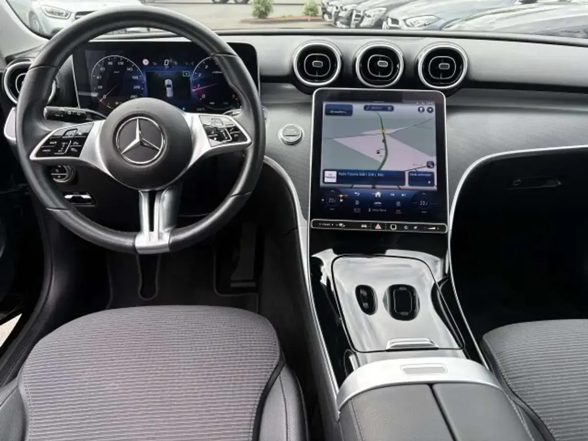Gebraucht Mercedes C180 Advanced 170 PS (125 kW) 2023 Unilack schwarz Kombi