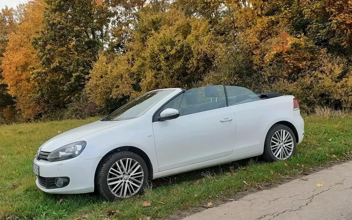Gebraucht VW Golf VIII 105 PS (77 kW) 2026 Weiß Cabrio