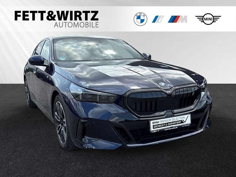 Bmw individual tansanitblau Gebraucht 2024 BMW i5 M Sport Limousine | 59.777 € - Bild 1/3