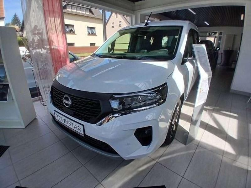 Neu Nissan Townstar Tekna 131 PS (96 kW) 2026 Mineral white Kombi