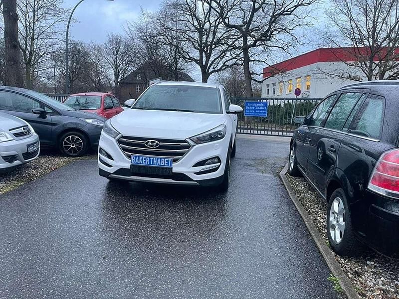 Weiß Gebraucht 2017 Hyundai Tucson Premium SUV | 28.500 € - Bild 1/4