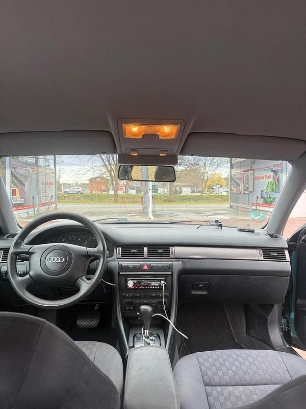 Second-hand Audi A6 165 CP (121 kW) 1997 Albastru Berlinǎ
