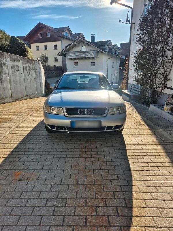 Second-hand Audi A4 89 CP (65 kW) 1998 Gri Berlinǎ