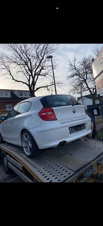 Gebraucht BMW 116 122 PS (89 kW) 2008 Weiß Kleinwagen