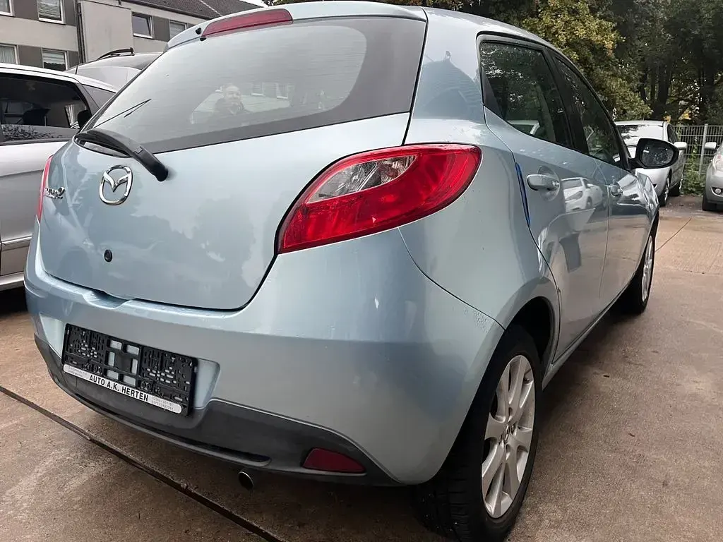 Gebraucht Mazda 2 Independence 75 PS (55 kW) 2010 Blau Kleinwagen