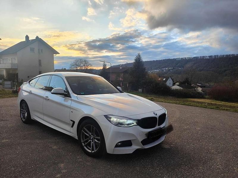 Gebraucht 2017 BMW 330 M Sport Limousine | 23.000 € (Fairer Preis) - Bild 1/4