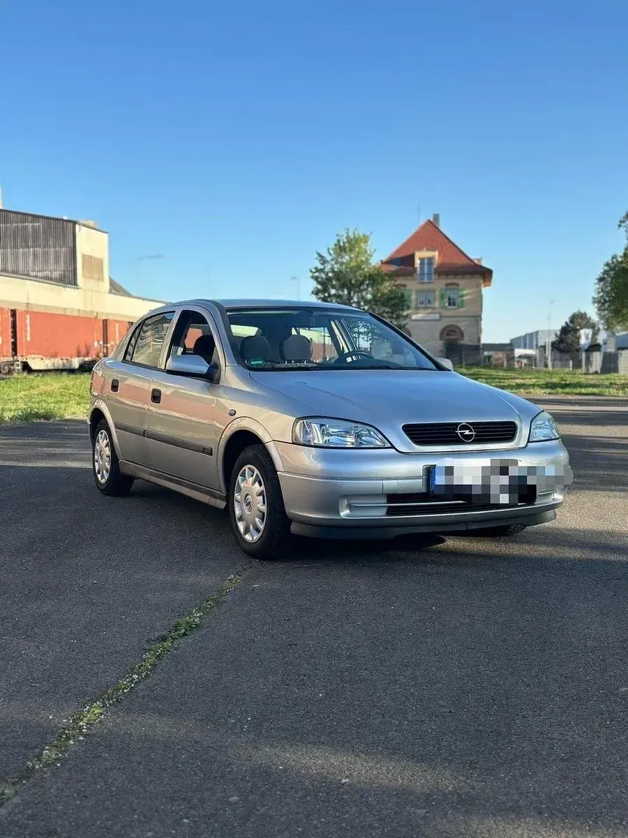 Brugt Opel Astra 75 HK (55 kW) 1999 Sølv Sedan