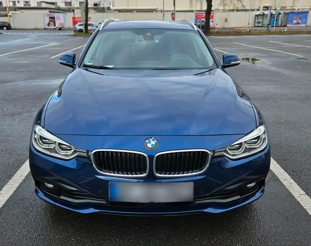 Second-hand BMW 320 Efficient Dynamics 163 CP (119 kW) 2018 Albastru Break