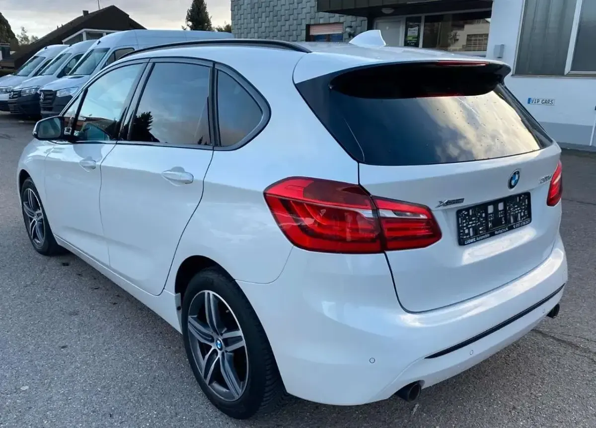 Gebraucht BMW 220 Active Tourer M Sport 190 PS (139 kW) 2014 Weiß Van / Kleinbus
