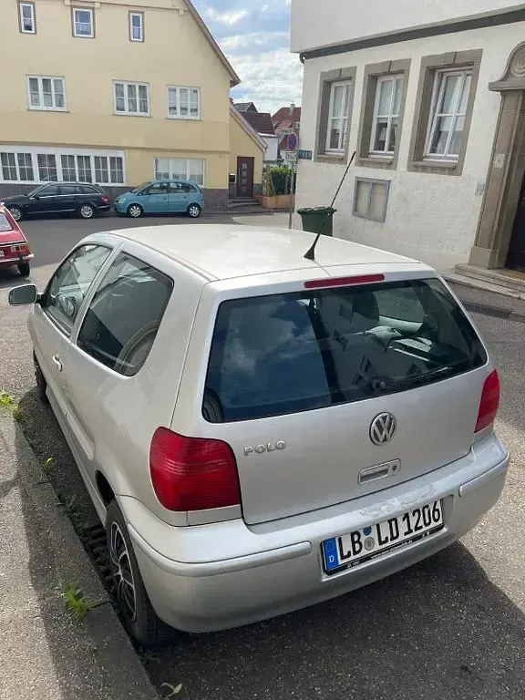 Gebraucht VW Polo 60 PS (44 kW) 2000 Silber Limousine
