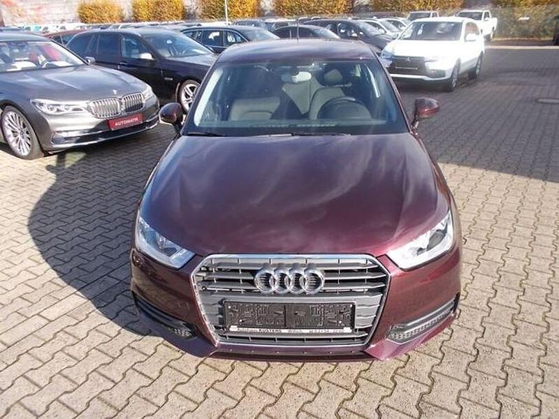 Gebraucht Audi A1 Sport 95 PS (69 kW) 2016 Rot Limousine