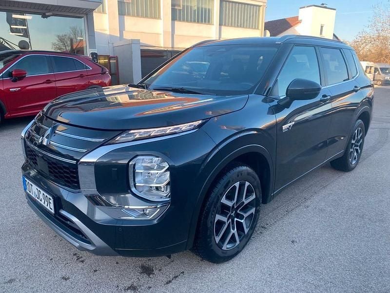 Gebraucht Mitsubishi Outlander P-HEV Edition 306 PS (225 kW) 2025 Grau SUV