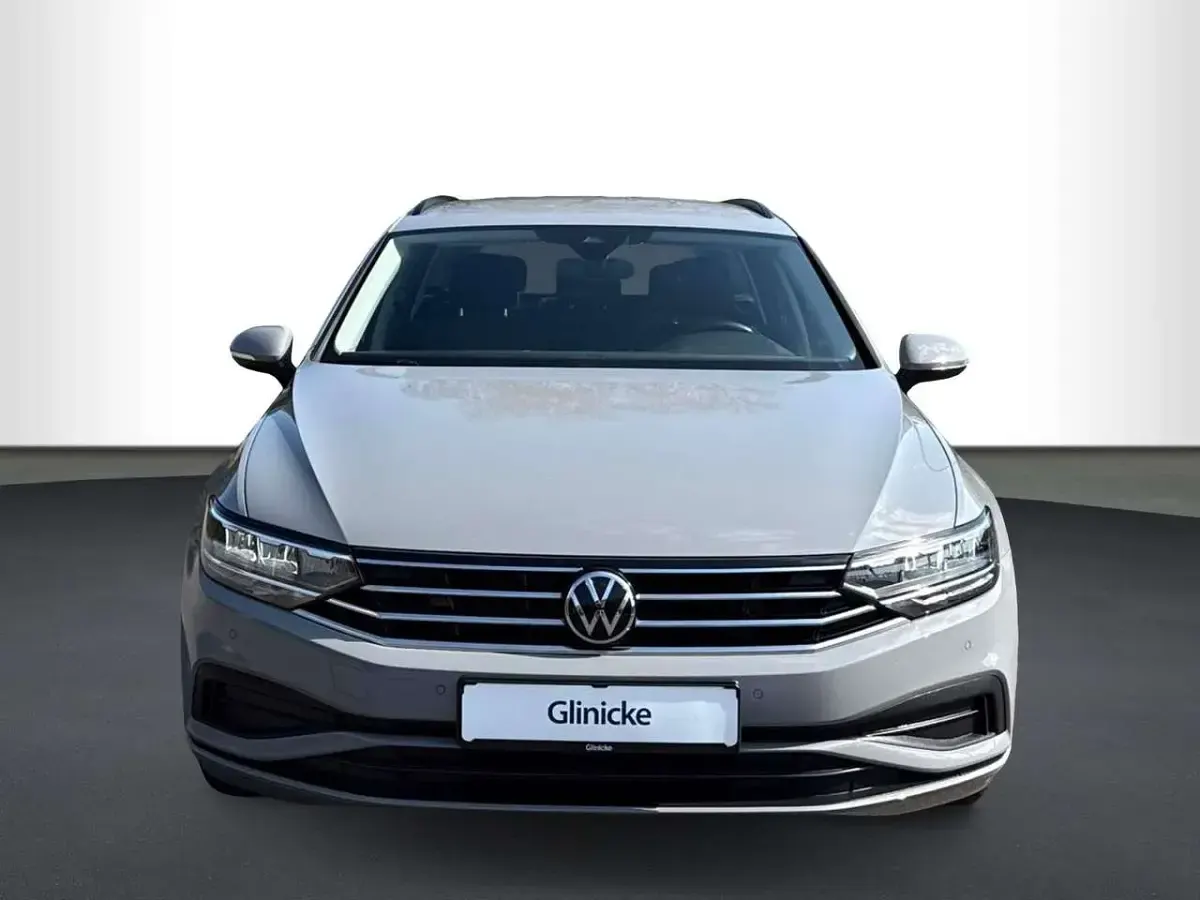Gebraucht VW Passat Conceptline 150 PS (110 kW) 2022 Mondsteingrau Kombi