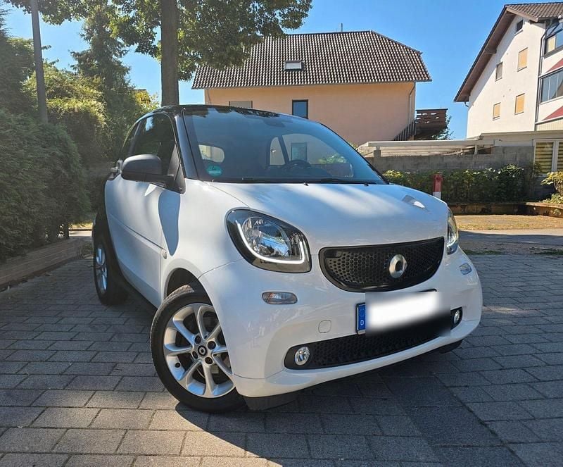 Weiß Gebraucht 2016 Smart ForTwo Coupé Coupé | 8.490 € (Superpreis) - Bild 1/4
