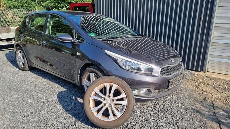 Gebraucht 2015 Kia Ceed Limousine | 7.900 € (Guter Preis) - Bild 1/4
