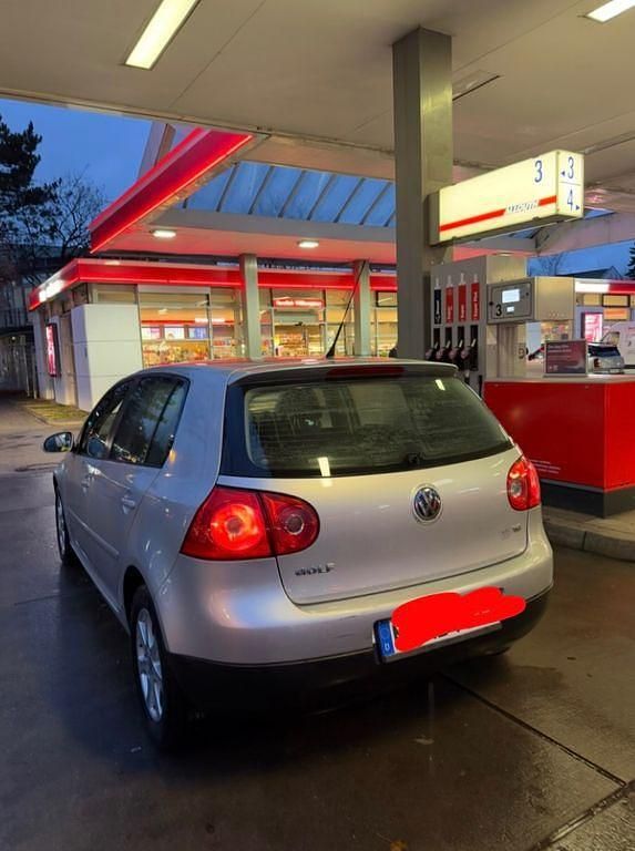 Gebraucht VW Golf V 102 PS (75 kW) 2007 Silber Limousine