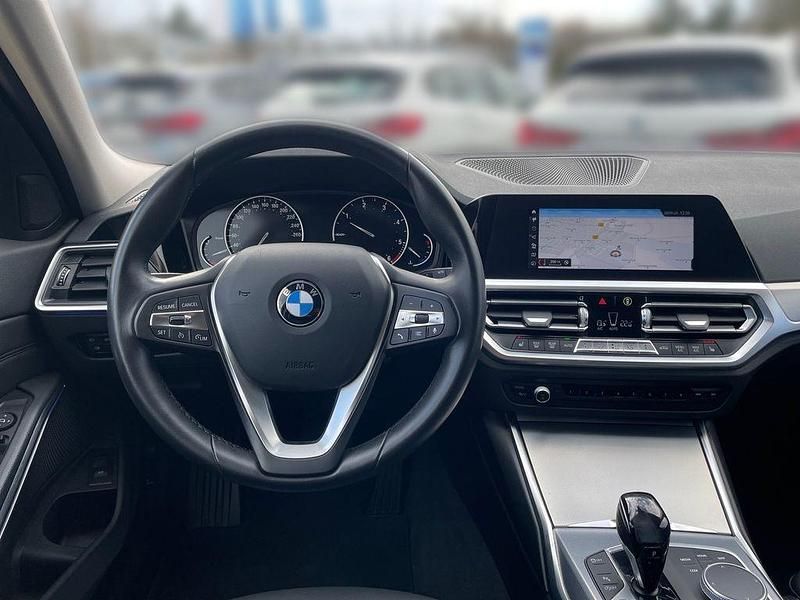 Gebraucht BMW 318 Shadowline 150 PS (110 kW) 2021 Blau Kombi