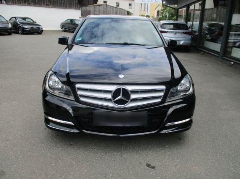 Gebraucht Mercedes C180 156 PS (114 kW) 2012 Schwarz Limousine